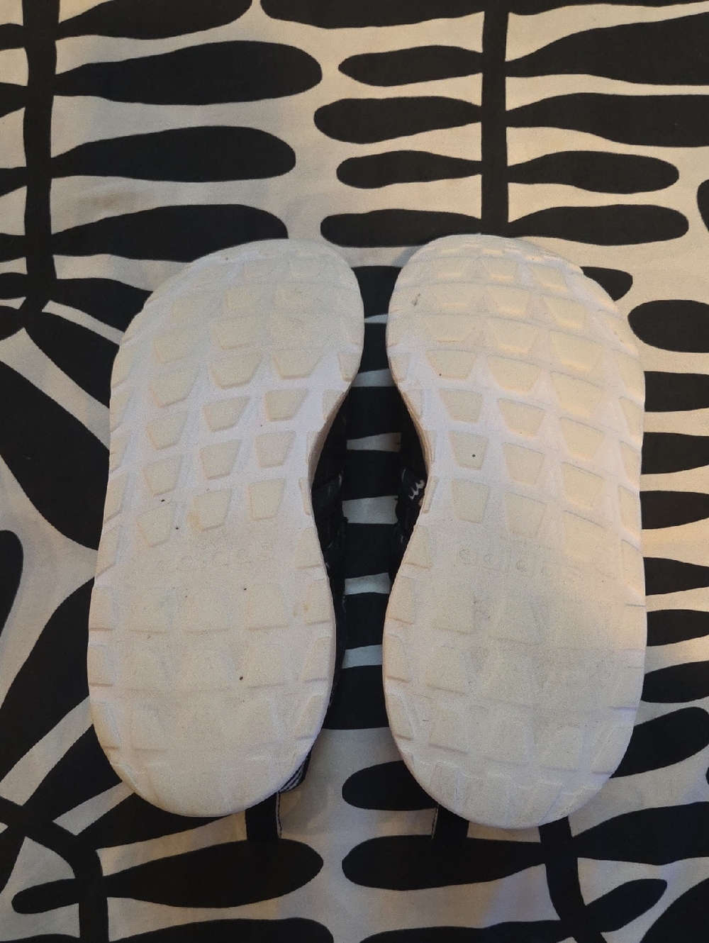 FARM RIO & Adidas Collab Runners - Picture 7 of 10